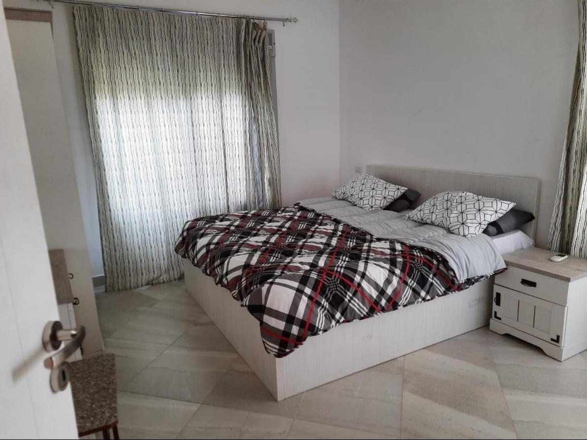Einbay Pool View Appartement Ajn Suchna Zewnętrze zdjęcie